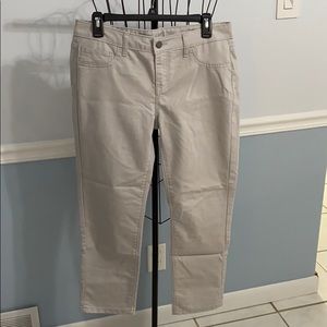 Jennifer Lopez cropped/Capri